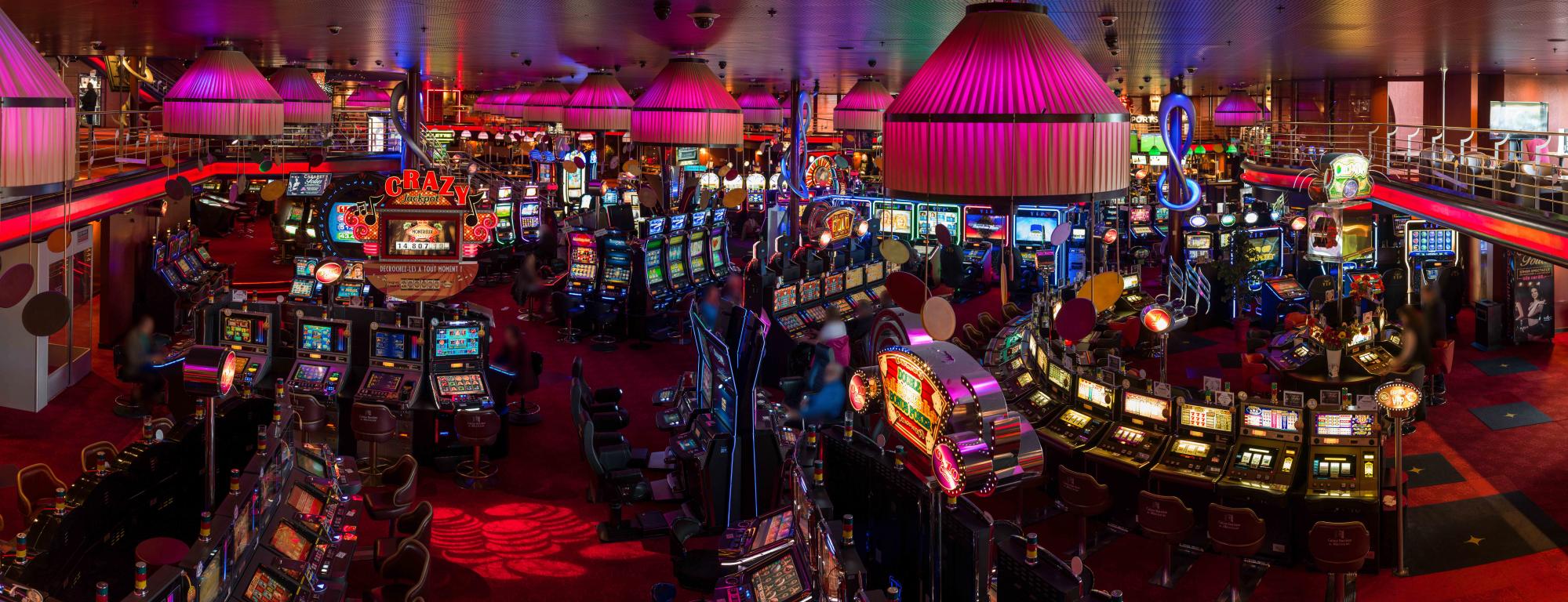 casino cleopatra pyramids